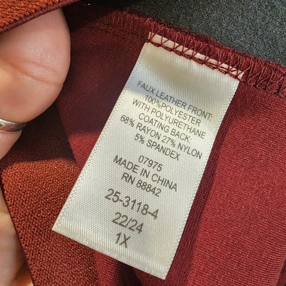 ROAMAN'S Women's Burgundy Faux Leather Elastic Waisted Pants plus size 22/24 - Picture 3 of 9